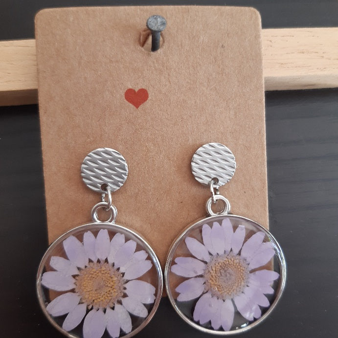 Boucle d'oreilles marguerite violette
