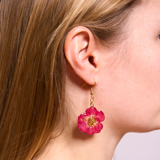 boucles d'oreilles en résine vraies fleurs de camélia rouges naturelles séchées faites à la main