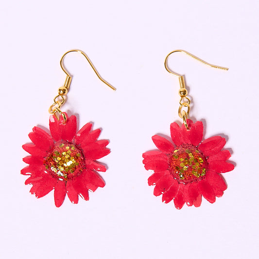 boucles d'oreilles en résine vraies fleurs de marguerites rouges faites à la main
